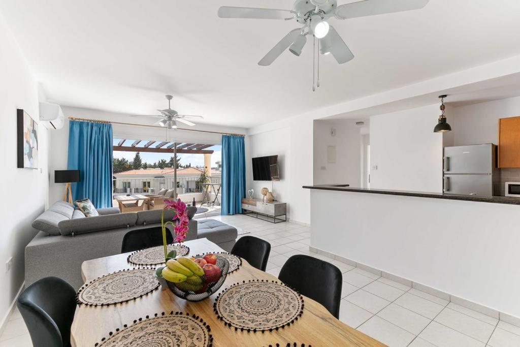 Penthouse Carina Apartamento Pafos Exterior foto